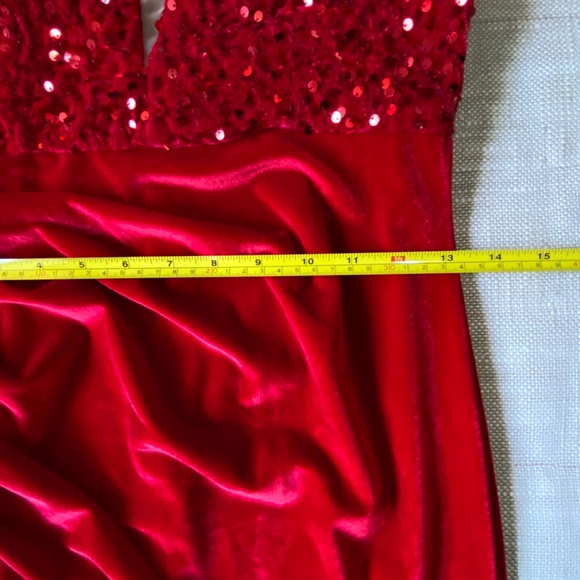 Womens Bright Red Velour Sequins Deep V-Neck Long Party Formal Gown- Sz-M - Picture 15 of 16